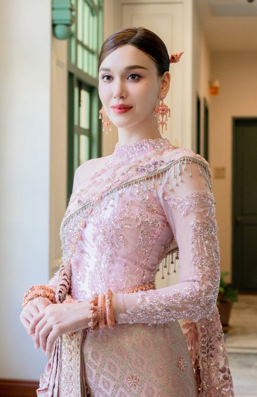 Wedding photo of ถ่ายแบบ and แจ็คกี้ ชาเคอลีน มึ้นช์  