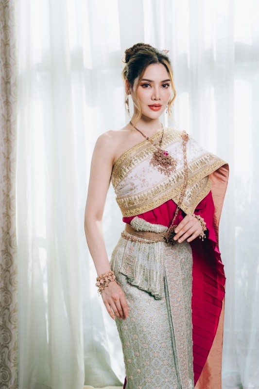 Wedding photo of ถ่ายแบบ and พรฟ้า ปุณิกา กุลสุนทรรัตน์